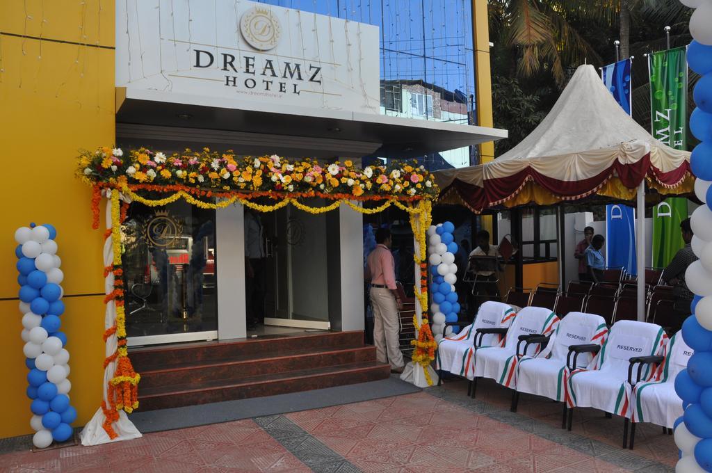 Dreamz Hotel Thiruvananthapuram Exterior foto